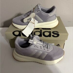 Adidas Women's Light Gray Sneakers